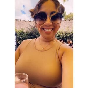 Meet your Posher, Isaura